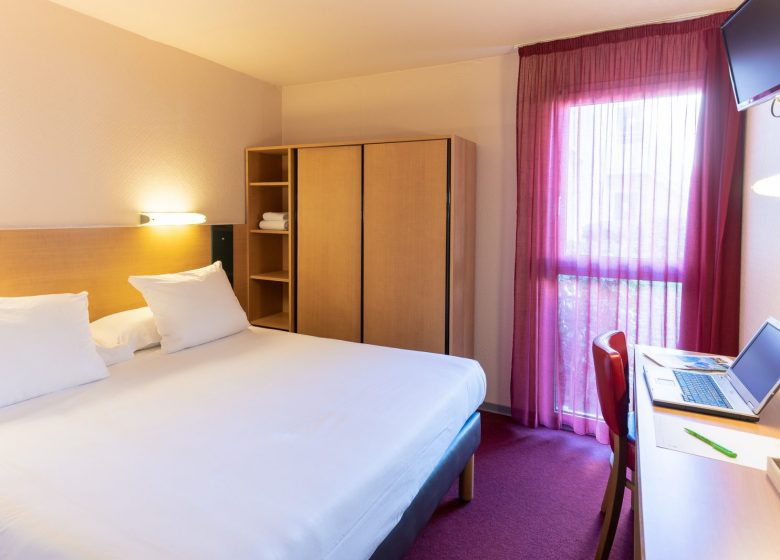 HOTEL LE PAVILLON